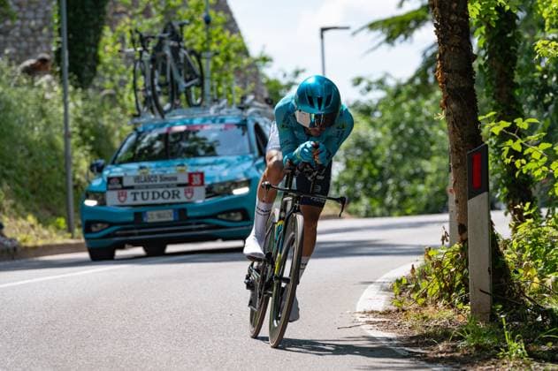 Desenzano Del Garda, Italy: Simone Velasco, Astana Qazaqstan Team during Stage 14 - Castiglione delle Stiviere-Desenzano del Garda, Giro d Italia race in Desenzano del Garda, Italy, May 18 2024 Giro d Italia race - Stage 14 - Castiglione delle Stiviere-Desenzano del Garda  - ZUMAp169 20240518_zsa_p169_1679 Copyright: xSilviaxColombo IPAxSportx