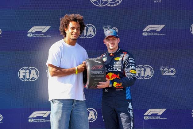 Imola, Italy: Pirelli trophy for pole position, presented by Joshua Zirkzee (NED) FC Bologna footballer - Italian Serie A, to Max Verstappen (NED) - Oracle Red Bull Racing - Red Bull RB20 - Honda RBPT - Pole Sitter...during FORMULA 1 MSC CRUISES GRAN PREMIO DEL MADE IN ITALY E DELL EMILIA-ROMAGNA 2 Autodromo Enzo e Dino Ferrari, Imola (BO) Italy Formula 1 Championship - FORMULA 1 MSC CRUISES GRAN PREMIO DELL EMILIA-ROMAGNA 2024 - Free Practice 1 and 2  - ZUMAp169 20240518_zsa_p169_1593 Copyright: xAlessioxDexMarco IPAxSportx
