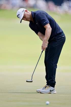 LOUISVILLE, KY - MAY 18: Alex Noren (SWE) putts at the 7th hole during the third round of the 2024 PGA, Golf Herren Championship at Valhalla Golf Club on May 18, 2024 in Louisville, Kentucky. (Photo by Joe Robbins Icon Sportswire) GOLF: MAY 18 PGA Championship EDITORIAL USE ONLY Icon573240518003