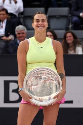 (240519) -- ROME, May 19, 2024 -- Aryna Sabalenka poses for a photo after the women s singles final match between Iga Swiatek of Poland and Aryna Sabalenka of Belarus at the WTA, Tennis Damen Italian Open in Rome, Italy, May 18, 2024. (Photo by Xinhua) (SP)ITALY-ROME-TENNIS-WTA-ITALIAN OPEN-FINAL AlbertoxLingria 