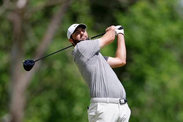 LOUISVILLE, KY - MAY 18: Scottie Scheffler (USA) hits a drive at the fifth hole during the third round of the 2024 PGA, Golf Herren Championship at Valhalla Golf Club on May 18, 2024 in Louisville, Kentucky. (Photo by Joe Robbins Icon Sportswire) GOLF: MAY 18 PGA Championship EDITORIAL USE ONLY Icon573240518076