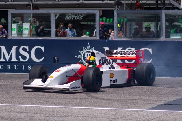 Sebastian Vettel Germany, racing driver drives demo laps in the 1993 McLaren MP 4 8 in memory of Ayrton Senna, who died in 1994 Brazil , ITA, Formula 1 World Championship, Grand Prix Emilia Romagna Imola, Autodromo Enzo e Dino Ferrari, Race, 19 05 2024 ITA, Formula 1 World Championship, Grand Prix Emilia Romagna Imola, Autodromo Enzo e Dino Ferrari, Race, 19 05 2024 Imola Copyright: xEibner-Pressefoto Memmlerx EP_MMR