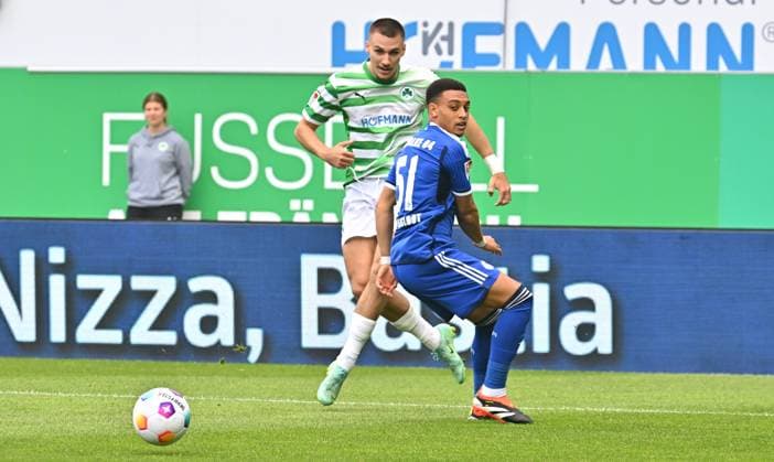 19 05 2024 Soccer Season 2023 2024 2 Soccer Bundesliga 34 Matchday SpVgg Greuther Fürth Kleeblatt FC Schalke 04 Sportfoto Zink xwoxzix DFL regulations prohibit any use of photographs as image sequences and or quasi video only for editorial use Tim Lemperle 19, SpVgg Greuther Fürth Steven Ako Van der Sloot 51, FC Schalke 04 S04