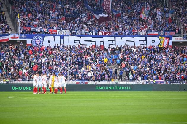 19 05 2024, Soccer, 2 Bundesliga, 34 Matchday Season 2023 2024, Hannover 96 Holstein Kiel, Fan choir Banner promoted xRHR PHOTO TKx Copyright: RHR-FOTOx RHR-FOTO TK