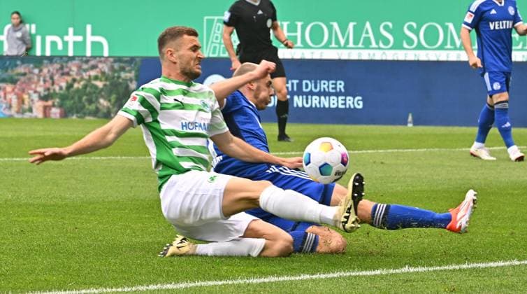 19 05 2024 Soccer Season 2023 2024 2 Soccer Bundesliga 34 Matchday SpVgg Greuther Fürth Kleeblatt FC Schalke 04 Sportfoto Zink xwoxzix DFL regulations prohibit any use of photographs as image sequences and or quasi video only for editorial use Dennis Srbeny 7, SpVgg Greuther Fürth Henning Matriciani 41, FC Schalke 04 S04