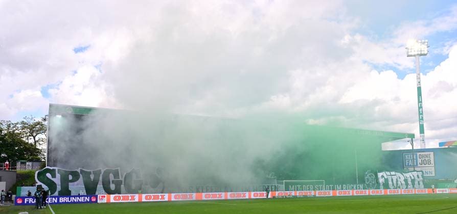19 05 2024 Soccer Season 2023 2024 2 Soccer Bundesliga 34 Matchday SpVgg Greuther Fürth Kleeblatt FC Schalke 04 Sportfoto Zink xwoxzix DFL regulations prohibit any use of photographs as image sequences and or quasi video only for editorial use Kleeblattfans Fans Fanblock Pyro Pyrotechnics Bengalos Bengal torch Smoke