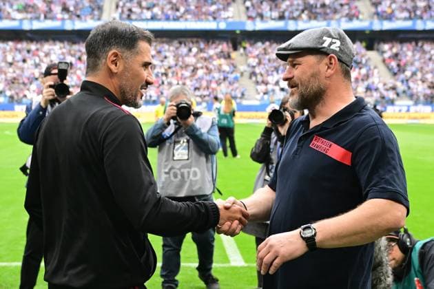 Soccer I Men I 2023 2024 I 2 Bundesliga I 34 Matchday I Hamburger SV 1 FC Nürnberg I 19 5 2024 Christian Fiel Head Coach , 1 FC Nürnberg and Steffen Baumgart Coach, Hamburger SV welcome each other Hamburg Volksparkstadion Hamburg Germany Copyright: xLobeca AndreasxHannigx