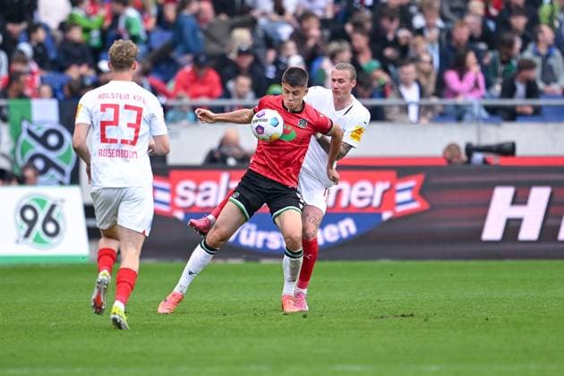 19 05 2024, Football, 2 Bundesliga, Matchday 34 Season 2023 2024, Hannover 96 Holstein Kiel, Nicolo Tresoldi Hannover96 , Marvin Schulz Holstein Kiel , xRHR FOTO TKx Copyright: RHR-FOTOx RHR-FOTO TK