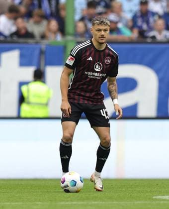 19 05 2024 Soccer Season 2023 2024 2 Soccer Bundesliga 34 Matchday Hamburger SV HSV 1 FC Nürnberg FCN Club Sportfoto Zink DaMa xdaxmax DFL regulations prohibit any use of photographs as image sequences and or quasi video only for editorial use Jannik Hofmann 43, 1 FC Nürnberg FCN Freisteller Einzelbild