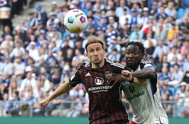 19 05 2024 Soccer season 2023 2024 2 Soccer Bundesliga 34 Matchday Hamburger SV HSV 1 FC Nürnberg FCN Club Sportfoto Zink DaMa xdaxmax DFL regulations prohibit any use of photographs as image sequences and or quasi video only for editorial use Felix Lohkemper 7, 1 FC Nürnberg FCN Stephan Ambrosius 35, Hamburger SV HSV