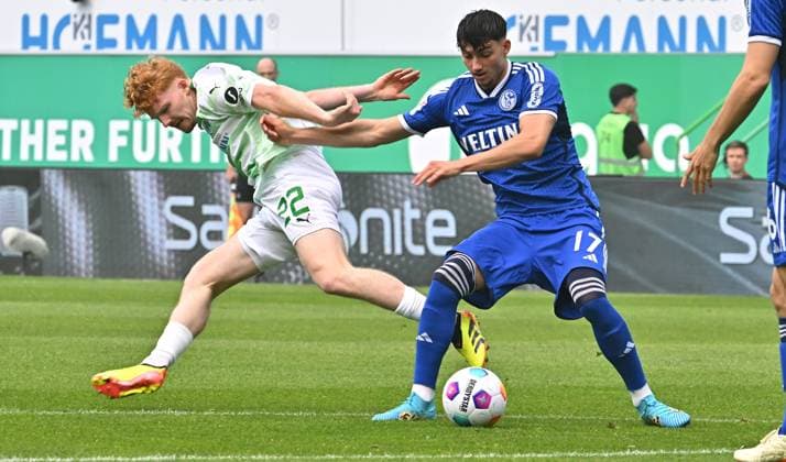19 05 2024 Soccer Season 2023 2024 2 Soccer Bundesliga 34 Matchday SpVgg Greuther Fürth Kleeblatt FC Schalke 04 Sportfoto Zink xwoxzix DFL regulations prohibit any use of photographs as image sequences and or quasi video only for editorial use Robert Wagner 22, SpVgg Greuther Fürth Yusuf Kabadayi 17, FC Schalke 04 S04