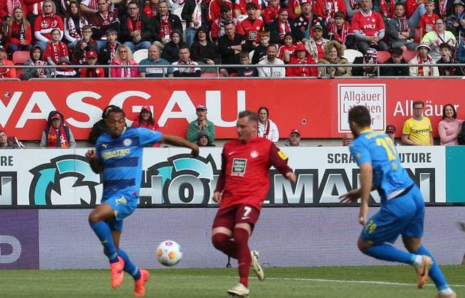19 05 2024, Football, 2 Bundesliga, FC Kaiserslautern Eintracht Braunschweig, Matchday 34, Season 2023 24, Fritz Walter Stadion, Kaiserslautern, Germany, zmdz, DFB DFL regulations prohibit any use of photographs as image sequences and or quasi video FC Kaiserslautern Eintracht Braunschweig