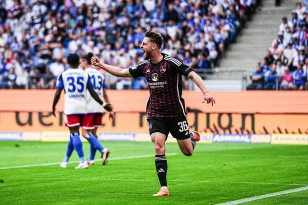 Goal celebration Lukas Schleimer 1 FC Nuernberg, 36 after goal to 1 1 GER, Hamburger SV vs 1 FC Nuernberg, Football, 2 Bundesliga, Matchday 34, Season 2023 2024, 19 05 2024 DFL REGULATIONS PROHIBIT ANY USE OF PHOTOGRAPHS AS IMAGE SEQUENCES AND OR QUASI VIDEO GER, Hamburger SV vs 1 FC Nuernberg, Football, 2 Bundesliga, Matchday 34, Season 2023 2024, 19 05 2024 Hamburg Copyright: xEibner-Pressefoto MarcelxvonxFehrnx EP_MFN