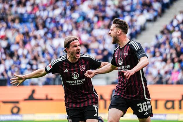 Goal celebration 1 FC Nuernberg after goal to 1 1 Lukas Schleimer 1 FC Nuernberg, 36 GER, Hamburger SV vs 1 FC Nuernberg, Football, 2 Bundesliga, Matchday 34, Season 2023 2024, 19 05 2024 DFL REGULATIONS PROHIBIT ANY USE OF PHOTOGRAPHS AS IMAGE SEQUENCES AND OR QUASI VIDEO GER, Hamburger SV vs 1 FC Nuernberg, Football, 2 Bundesliga, Matchday 34, Season 2023 2024, 19 05 2024 Hamburg Copyright: xEibner-Pressefoto MarcelxvonxFehrnx EP_MFN