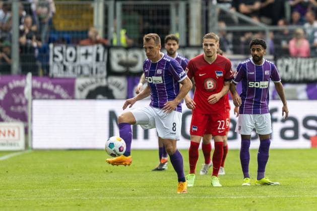VfL Osnabrück vs Hertha BSC Osnabrück, 19 05 2024 Robert Tesche VfL Osnabrück, 8 2 Fußball Bundesliga 34 Spieltag VfL Osnabrück vs Hertha BSC, Stadion Bremer Brücke am 19 05 2024 DFB DFL REGULATIONS PROHIBIT ANY USE OF PHOTOGRAPHS AS IMAGE SEQUENCES AND OR QUASI VIDEO Copyright: xBEAUTUFULxSports Richterx