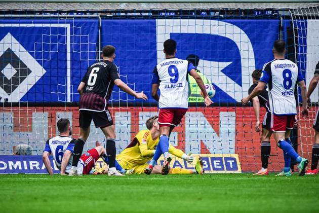 Goal for 2 1 Lukasz Poreba Hamburger SV, 06 GER, Hamburger SV vs 1 FC Nuernberg, Football, 2 Bundesliga, Matchday 34, Season 2023 2024, 19 05 2024 DFL REGULATIONS PROHIBIT ANY USE OF PHOTOGRAPHS AS IMAGE SEQUENCES AND OR QUASI VIDEO GER, Hamburger SV vs 1 FC Nuernberg, Football, 2 Bundesliga, Matchday 34, Season 2023 2024, 19 05 2024 Hamburg Copyright: xEibner-Pressefoto MarcelxvonxFehrnx EP_MFN