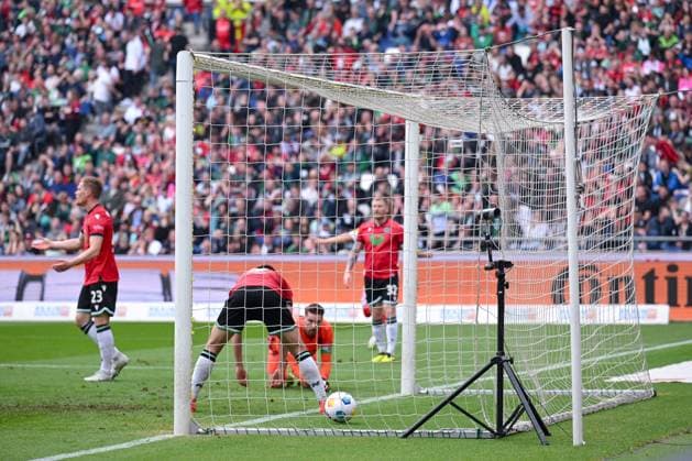 19 05 2024, Football, 2 Bundesliga, Matchday 34 Season 2023 2024, Hannover 96 Holstein Kiel, Tom Rothe Holstein Kiel scores the goal to make it 2 0 xRHR PHOTO TKx Copyright: RHR-FOTOx RHR-FOTO TK