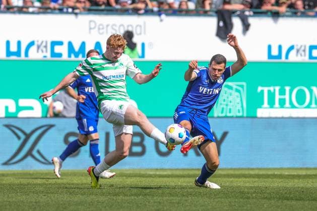 19 05 2024, Soccer, Season 2023 2024, 2 Bundesliga, Matchday 34, Greuther Fürth FC Schalke 04, f l Robert Wagner SpVgg Greuther Fürth , Ron Schallenberg FC Schalke 04 Fürth Stadion am Ronhof Bayern Germany xRHR PHOTO TRx Copyright: TimxRehbein RHR-FOTOx RHR-FOTO TR
