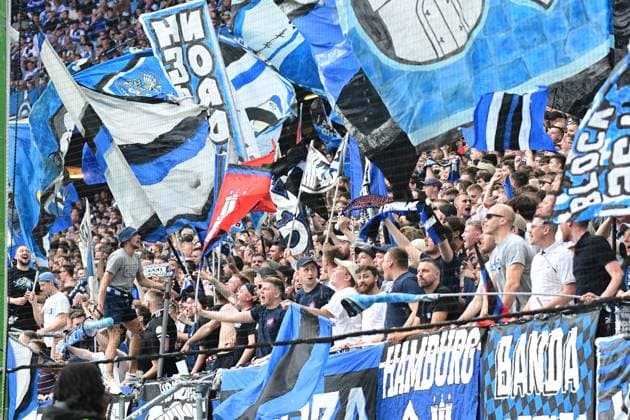 Soccer I Men I 2023 2024 I 2 Bundesliga I 34 Matchday I Hamburger SV 1 FC Nürnberg I 19 5 2024 The curve is alive the HSV fans in the north stand give their all Hamburg Volksparkstadion Hamburg Germany Copyright: xLobeca AndreasxHannigx