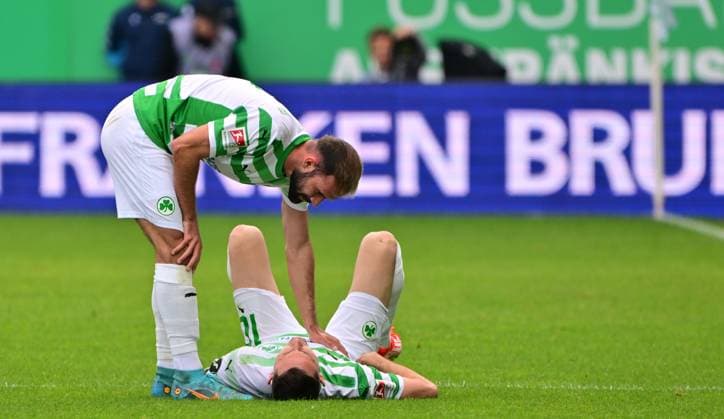 19 05 2024 Soccer Season 2023 2024 2 Soccer Bundesliga 34 Matchday SpVgg Greuther Fürth Kleeblatt FC Schalke 04 Sportfoto Zink MeZi xmexzix DFL regulations prohibit any use of photographs as image sequences and or quasi video only for editorial use Simon Asta 2, SpVgg Greuther Fürth at Branimir Hrgota 10 SpVgg Greuther Fürth, battered on the ground