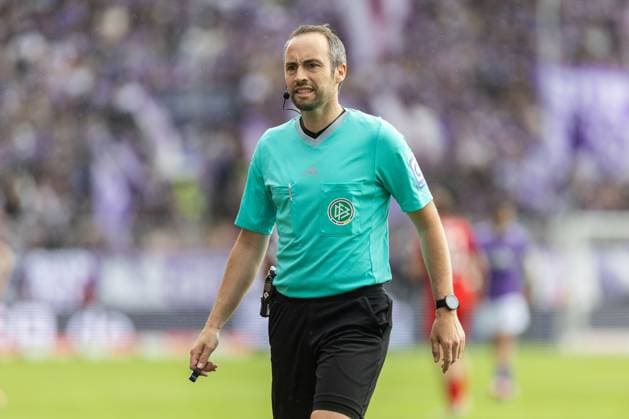 VfL Osnabrück vs Hertha BSC Osnabrück, 19 05 2024 Patrick Alt Referee 2 Soccer Bundesliga 34 Matchday VfL Osnabrück vs Hertha BSC, Stadion Bremer Brücke on 19 05 2024 DFB DFL REGULATIONS PROHIBIT ANY USE OF PHOTOGRAPHS AS IMAGE SEQUENCES AND OR QUASI VIDEO Copyright: xBEAUTUFULxSports Richterx