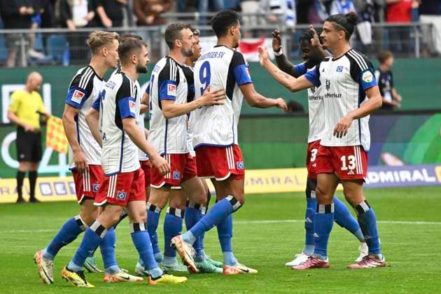 GER 2 FBL,, Hamburger SV vs 1 FC Nuernberg 19 05 2024, Volksparkstadion, Hamburg, GER 2 FBL, Hamburger SV vs 1 FC Nuernberg in the picture Robert Glatzel Hamburg 09 scores the goal to make it 3 1 for Hamburg and cheers with the team nordphotoxGmbH xWitke nph00002
