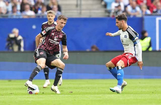 19 05 2024 Soccer Season 2023 2024 2 Soccer Bundesliga 34 Matchday Hamburger SV HSV 1 FC Nürnberg FCN Club Sportfoto Zink DaMa xdaxmax DFL regulations prohibit any use of photographs as image sequences and or quasi video only for editorial use Benjamin Goller 14, 1 FC Nürnberg FCN Ludovit Reis 14, Hamburger SV HSV