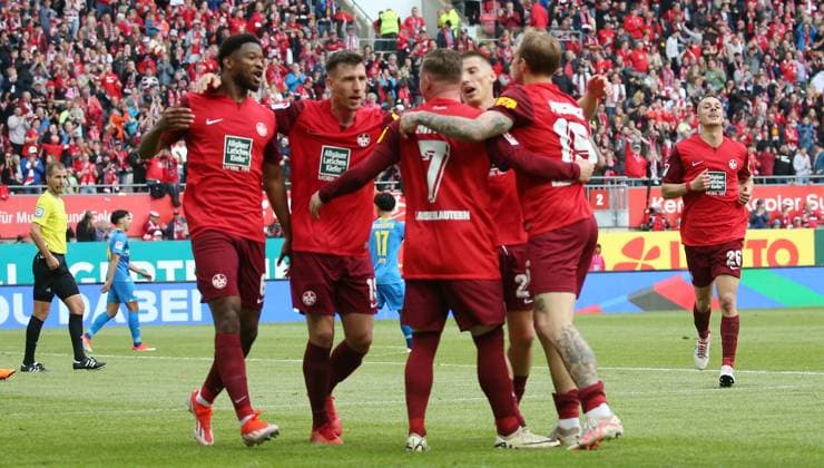 19 05 2024, Football, 2 Bundesliga, FC Kaiserslautern Eintracht Braunschweig, Matchday 34, Season 2023 24, Fritz Walter Stadion, Kaiserslautern, Germany, zmdz, DFB DFL regulations prohibit any use of photographs as image sequences and or quasi video FC Kaiserslautern Eintracht Braunschweig