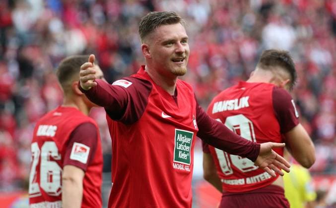 19 05 2024, Football, 2 Bundesliga, FC Kaiserslautern Eintracht Braunschweig, Matchday 34, Season 2023 24, Fritz Walter Stadion, Kaiserslautern, Germany, zmdz, DFB DFL regulations prohibit any use of photographs as image sequences and or quasi video FC Kaiserslautern Eintracht Braunschweig