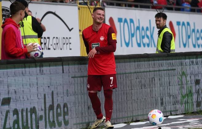 19 05 2024, Football, 2 Bundesliga, FC Kaiserslautern Eintracht Braunschweig, Matchday 34, Season 2023 24, Fritz Walter Stadion, Kaiserslautern, Germany, zmdz, DFB DFL regulations prohibit any use of photographs as image sequences and or quasi video FC Kaiserslautern Eintracht Braunschweig