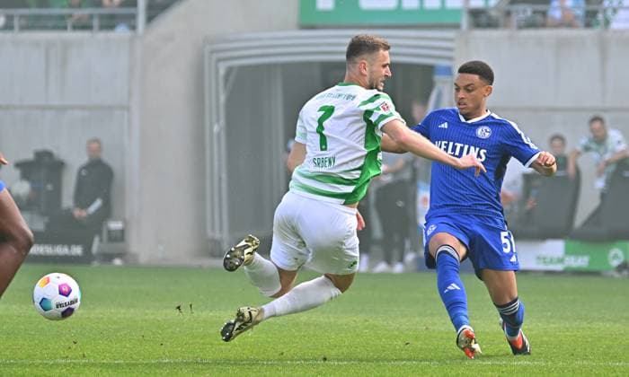 19 05 2024 Soccer Season 2023 2024 2 Soccer Bundesliga 34 Matchday SpVgg Greuther Fürth Kleeblatt FC Schalke 04 Sportfoto Zink xwoxzix DFL regulations prohibit any use of photographs as image sequences and or quasi video only for editorial use Dennis Srbeny 7, SpVgg Greuther Fürth Steven Ako Van der Sloot 51, FC Schalke 04 S04