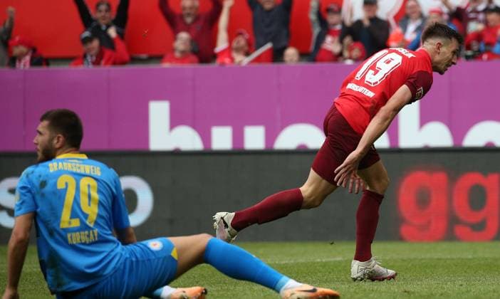 19 05 2024, Football, 2 Bundesliga, FC Kaiserslautern Eintracht Braunschweig, Matchday 34, Season 2023 24, Fritz Walter Stadion, Kaiserslautern, Germany, zmdz, DFB DFL regulations prohibit any use of photographs as image sequences and or quasi video FC Kaiserslautern Eintracht Braunschweig
