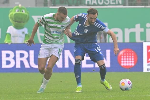 19 05 2024 Soccer Season 2023 2024 2 Soccer Bundesliga 34 Matchday SpVgg Greuther Fürth Kleeblatt FC Schalke 04 Sportfoto Zink AlSch xalxschx DFL regulations prohibit any use of photographs as image sequences and or quasi video only for editorial use Tim Lemperle 19, SpVgg Greuther Fürth Kenan Karaman 19, FC Schalke 04 S04