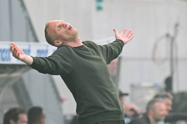 19 05 2024 Soccer Season 2023 2024 2 Soccer Bundesliga 34 Matchday SpVgg Greuther Fürth Kleeblatt FC Schalke 04 Sportfoto Zink AlSch xalxschx DFL regulations prohibit any use of photographs as image sequences and or quasi video only for editorial use Karel Geraerts Coach Interim coach FC Schalke 04 S04 disappointed Disappointment