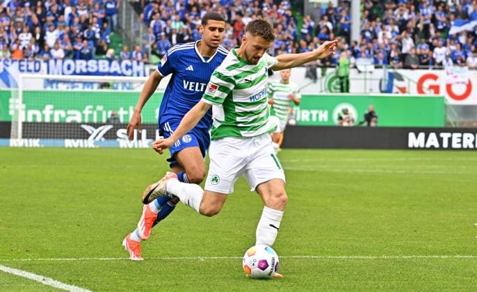 19 05 2024 Soccer Season 2023 2024 2 Soccer Bundesliga 34 Matchday SpVgg Greuther Fürth Kleeblatt FC Schalke 04 Sportfoto Zink xwoxzix DFL regulations prohibit any use of photographs as image sequences and or quasi video only for editorial use Lukas Petkov 16, SpVgg Greuther Fürth Vorlage zum Treffer Goal Goal shot to 2 0 by Tim Lemperle 19, SpVgg Greuther Fürth