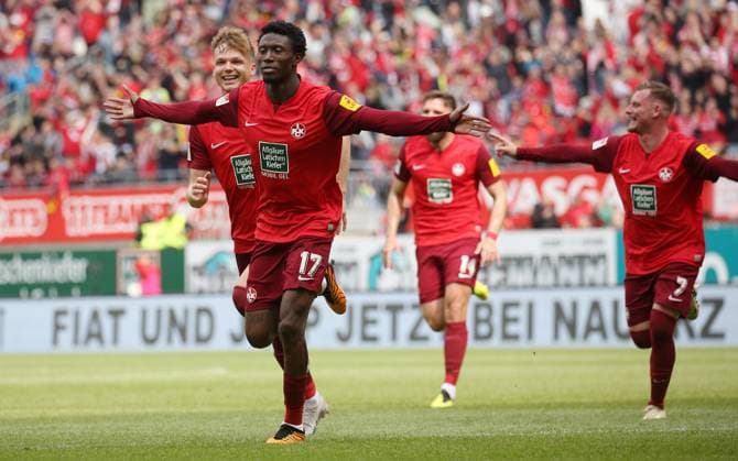 19 05 2024, Football, 2 Bundesliga, FC Kaiserslautern Eintracht Braunschweig, Matchday 34, Season 2023 24, Fritz Walter Stadion, Kaiserslautern, Germany, zmdz, DFB DFL regulations prohibit any use of photographs as image sequences and or quasi video FC Kaiserslautern Eintracht Braunschweig