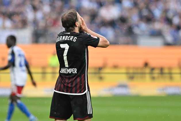 GER 2 FBL,, Hamburger SV vs 1 FC Nuernberg 19 05 2024, Volksparkstadion, Hamburg, GER 2 FBL, Hamburger SV vs 1 FC Nuernberg in the picture Felix Lohkemper Nuernberg 07 slaps his hands in front of his face after a missed shot on goal nordphotoxGmbH xWitke nph00002