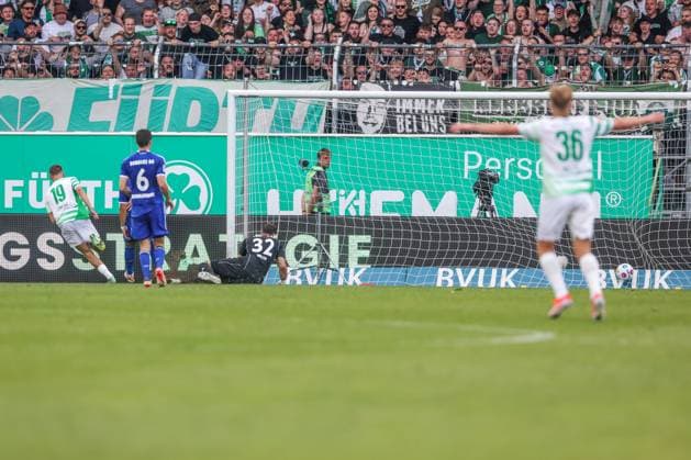 19 05 2024, Soccer, Season 2023 2024, 2 Bundesliga, Matchday 34, Greuther Fürth FC Schalke 04, Tim Lemperle SpVgg Greuther Fürth scores the goal to make it 2 - 0 Fürth Stadion am Ronhof Bayern Germany xRHR PHOTO TRx Copyright: TimxRehbein RHR-FOTOx RHR-FOTO TR