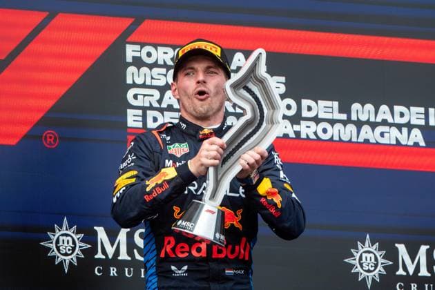 Max Verstappen Oracle Red Bull Racing, 01 celebrates victory on the podium at the podium ceremony, ITA, Formula 1 World Championship, Grand Prix Emilia Romagna Imola, Autodromo Enzo e Dino Ferrari, Race, 19 05 2024 ITA, Formula 1 World Championship, Grand Prix Emilia Romagna Imola, Autodromo Enzo e Dino Ferrari, Race, 19 05 2024 Imola Copyright: xEibner-Pressefoto Memmlerx EP_MMR