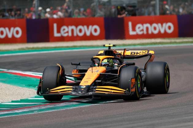 04 NORRIS Lando (gbr), McLaren F1 Team MCL38, action during the Formula 1 MSC Cruises Gran Premio del Made in Italy e Dell™Emilia-Romagne 2024, 7th round of the 2024 Formula One World Championship, WM, Weltmeisterschaft from May 17 to 19, 2024 on the Autodromo Enzo e Dino Ferrari, in Imola, Italy - F1 - EMILIA-ROMAGNA GRAND PRIX 2024 DPPI Panoramic  _F_15725