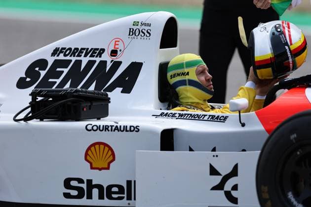 Sebastian Vettel gestures, gestures, Race, F1 Emilia Romagna Grand Prix 2024, Autodromo Enzo e Dino Ferrari on May 19, 2024 in Imola, Italy Photo by Diogo Cardoso DeFodi Images Sebastian Vettel drives the McLaren MP4 8 of Ayrton Senna on track prior, Race, F1 Emilia Romagna Grand Prix 2024, Autodromo Enzo e Dino Ferrari on May 19, 2024 in Imola, Italy Photo by Diogo Cardoso DeFodi Images Defodi 645 f1imo20240518 3237 Defodi-645
