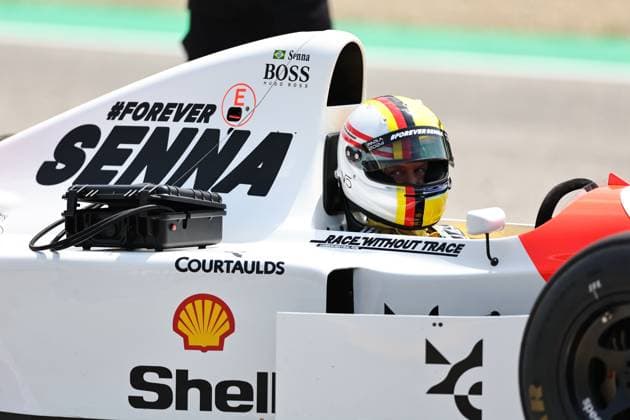 Sebastian Vettel gestures, gestures, Race, F1 Emilia Romagna Grand Prix 2024, Autodromo Enzo e Dino Ferrari on May 19, 2024 in Imola, Italy Photo by Diogo Cardoso DeFodi Images Sebastian Vettel drives the McLaren MP4 8 of Ayrton Senna on track prior, Race, F1 Emilia Romagna Grand Prix 2024, Autodromo Enzo e Dino Ferrari on May 19, 2024 in Imola, Italy Photo by Diogo Cardoso DeFodi Images Defodi 645 f1imo20240518 3295 Defodi-645