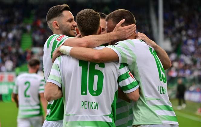 19 05 2024 Soccer Season 2023 2024 2 Soccer Bundesliga 34 Matchday SpVgg Greuther Fürth Kleeblatt FC Schalke 04 Sportfoto Zink MeZi xmexzix DFL regulations prohibit any use of photographs as image sequences and or quasi video only for editorial use Torjubel Jubel Freude nach Treffer Tor Torschuß zum 2 0 durch Tim Lemperle 19, SpVgg Greuther Fürth