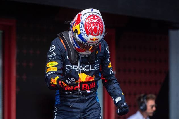 Max Verstappen Oracle Red Bull Racing, 01 celebrates victory at Parc Ferme and gets out of the car, ITA, Formula 1 World Championship, Grand Prix Emilia Romagna Imola, Autodromo Enzo e Dino Ferrari, Race, 19 05 2024 ITA, Formula 1 World Championship, Grand Prix Emilia Romagna Imola, Autodromo Enzo e Dino Ferrari, Race, 19 05 2024 Imola Copyright: xEibner-Pressefoto Memmlerx EP_MMR