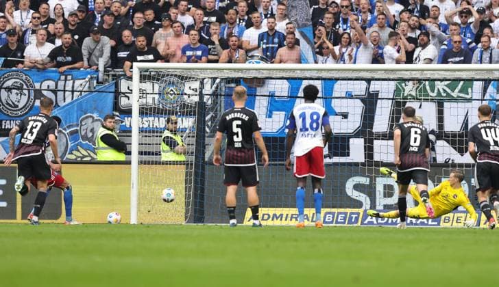 19 05 2024 Soccer Season 2023 2024 2 Soccer Bundesliga 34 Matchday Hamburger SV HSV 1 FC Nuremberg FCN Club Sportfoto Zink DaMa xdaxmax DFL regulations prohibit any use of photographs as image sequences and or quasi video only for editorial use Goal Goal Shot to 4 1 Goalscorer Robert Glatzel 9, Hamburger SV HSV vs Jan Reichert 31, 1 FC Nuremberg FCN by penalty kick