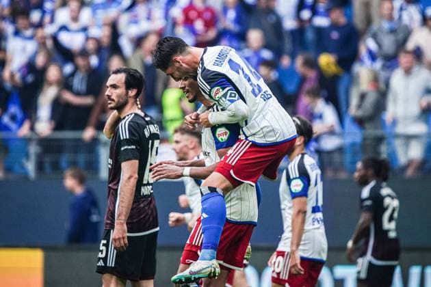 Goal celebration Ludovit Reis Hamburger SV, 14 and Robert Glatzel Hamburger SV, 09 after goal to 4 1 by penalty kick Robert Glatzel Hamburger SV, 09 GER, Hamburger SV vs 1 FC Nuernberg, Soccer, 2 Bundesliga, Matchday 34, Season 2023 2024, 19 05 2024 DFL REGULATIONS PROHIBIT ANY USE OF PHOTOGRAPHS AS IMAGE SEQUENCES AND OR QUASI VIDEO GER, Hamburger SV vs 1 FC Nuernberg, Football, 2 Bundesliga, Matchday 34, Season 2023 2024, 19 05 2024 Hamburg Copyright: xEibner-Pressefoto MarcelxvonxFehrnx EP_MFN