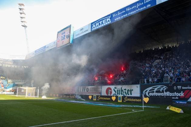 19 05 2024, xtgx, Football 2 Bundesliga, FC Hansa Rostock SC Paderborn 07, v l riots, riot, pyro, disappointed, looks disappointed, disappointed DFLB DFB REGULATIONS PROHIBIT ANY USE OF PHOTOGRAPHS as IMAGE SEQUENCES and or QUASI VIDEO Rostock
