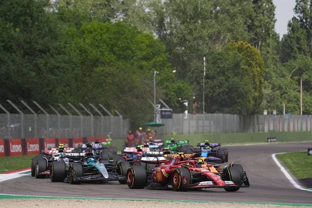 Formula 1 Grand Prix Emilia Romagna 2024 19 05 2024, Autodromo Enzo e Dino Ferrari, Imola, Formula 1 Grand Prix Emilia Romagna 2024 ,in the picture race start Oscar Piastri AUS , McLaren F1 Team, Carlos Sainz Jr ESP , Scuderia Ferrari HP, George Russell GBR , Mercedes AMG Petronas Formula One Team, Lewis Hamilton GBR , Mercedes AMG Petronas Formula One Team, Nico Hülkenberg DEU , Haas F1 Team, Sergio Perez MEX , Oracle Red Bull Racing, Daniel Ricciardo AUS , Visa Cash App RB Formula One Team, Yuki Tsunoda JPN , Visa Cash App RB Formula One Team nordphotoxGmbHx xBratic nph00250