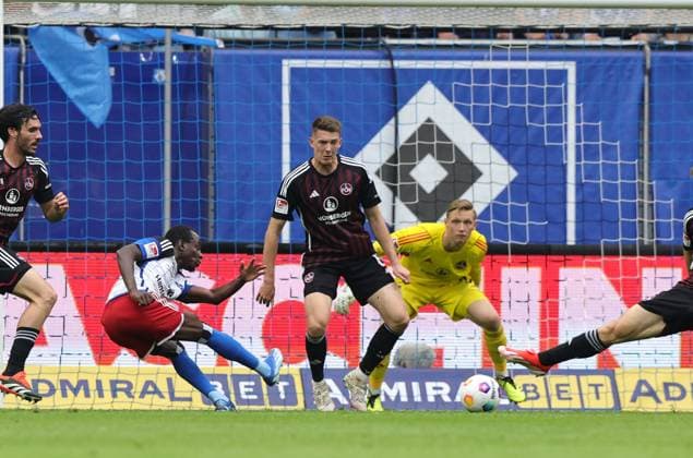 19 05 2024 Soccer Season 2023 2024 2 Soccer Bundesliga 34 Matchday Hamburger SV HSV 1 FC Nürnberg FCN Club Sportfoto Zink DaMa xdaxmax DFL regulations prohibit any use of photographs as image sequences and or quasi video only for editorial use Jean Luc Dompe 27, Hamburger SV HSV with shot on goal
