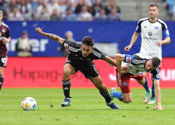 19 05 2024 Soccer Season 2023 2024 2 Soccer Bundesliga 34 Matchday Hamburger SV HSV 1 FC Nürnberg FCN Club Sportfoto Zink DaMa xdaxmax DFL regulations prohibit any use of photographs as image sequences and or quasi video only for editorial use Jens Castrop 17, 1 FC Nürnberg FCN Jonas Meffert 23, Hamburger SV HSV